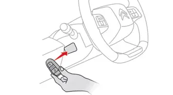 Citroen C4 - Démarrage / Arrêt du moteur avec système Accès et Démarrage Mains-Libres